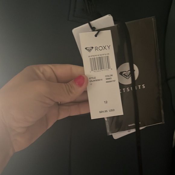 brand new Roxy wet suit size 12 - Picture 3 of 3